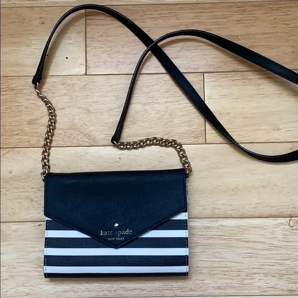 kate spade Handbags - 🤍🖤B&W KATE SPADE Crossbody Purse🖤🤍